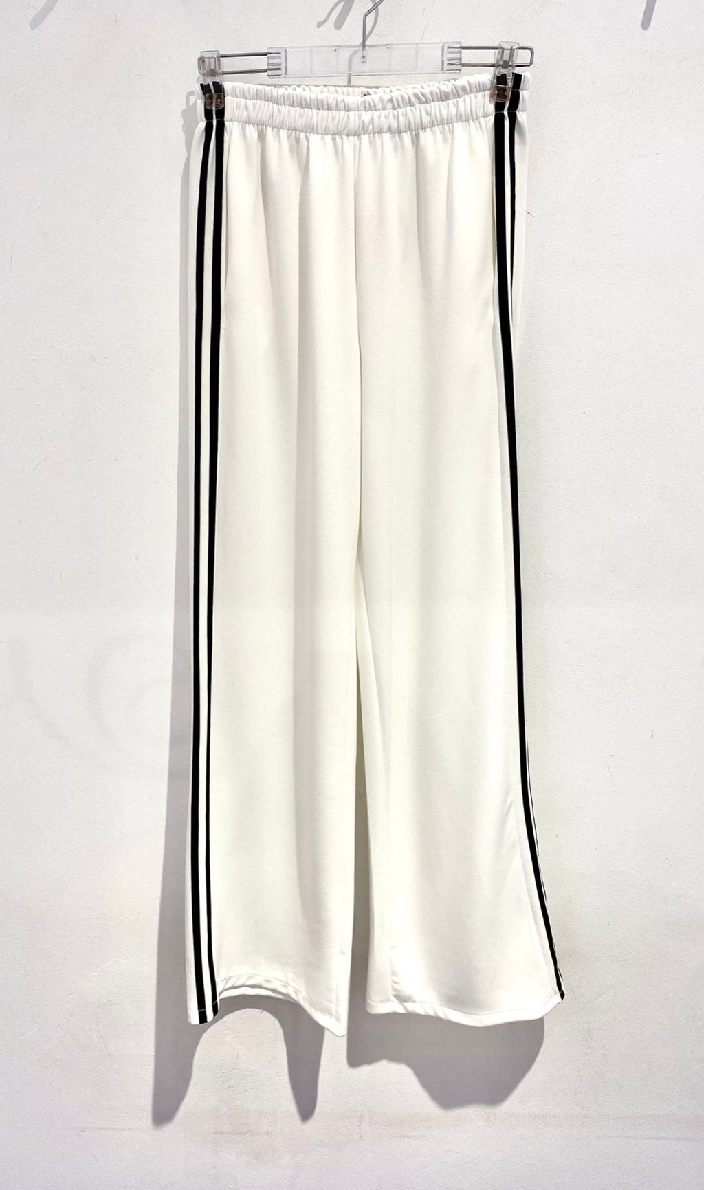 Calça Branca Riscas Pretas