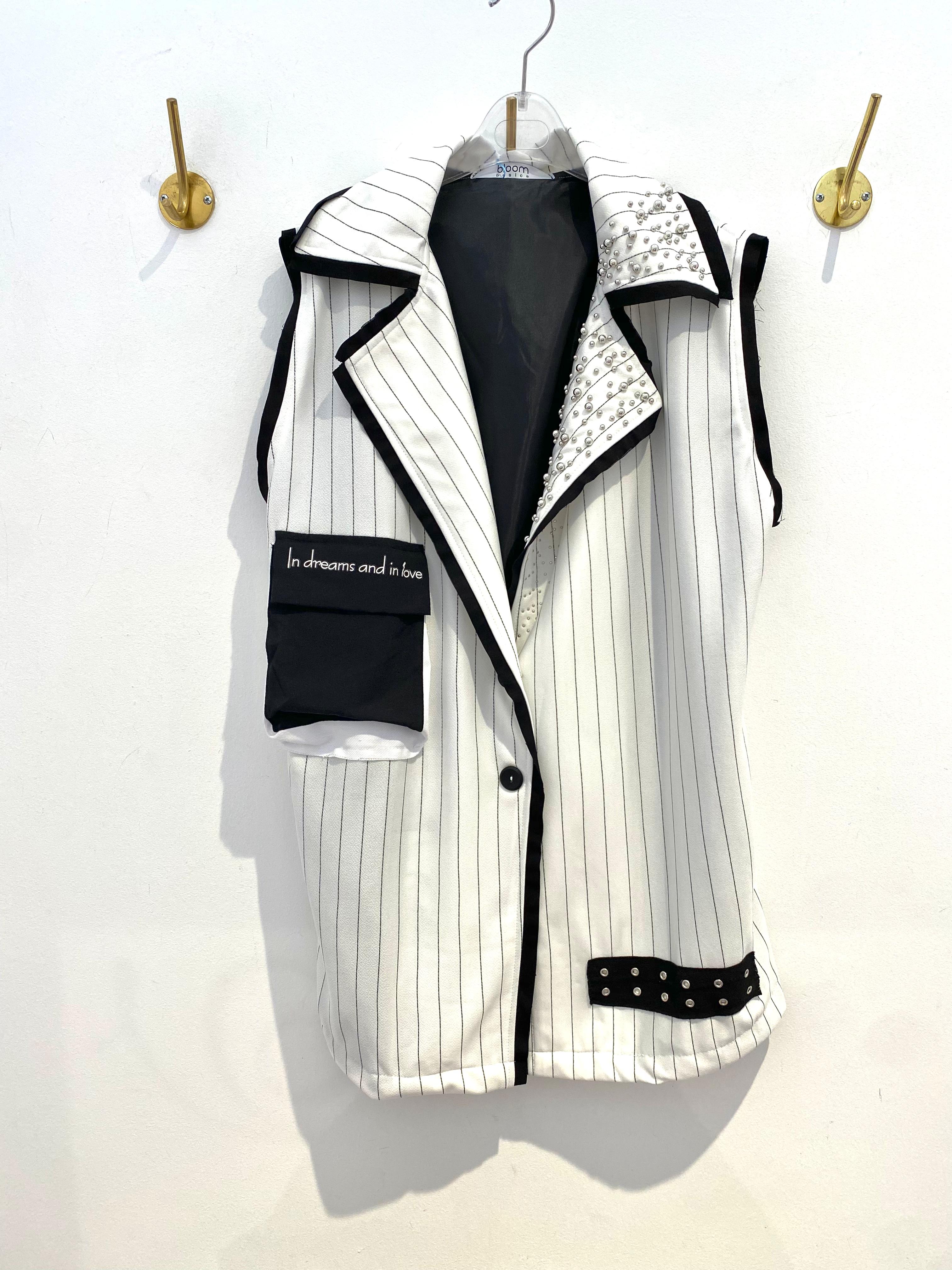 Colete branco com risca de giz preto bloom