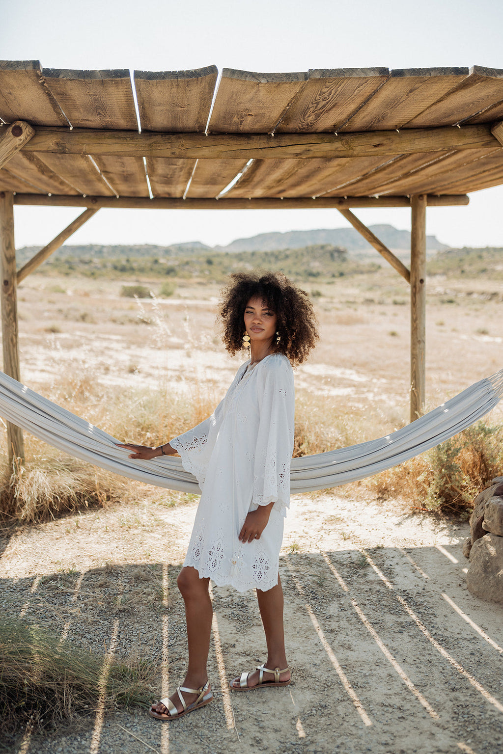 Santorini — Vestido Curto Broderie