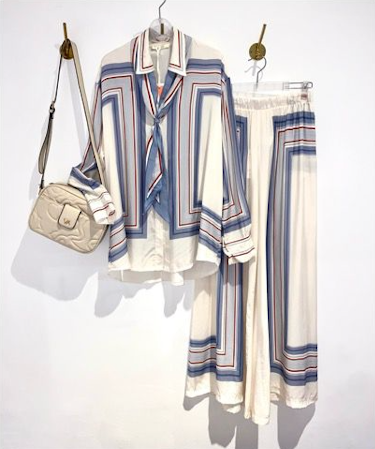 Conjunto Geométrico Azul e Vermelho