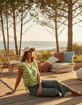 Camiseta Sem Mangas Decote V Light Green — foto lifestyle Aroeira